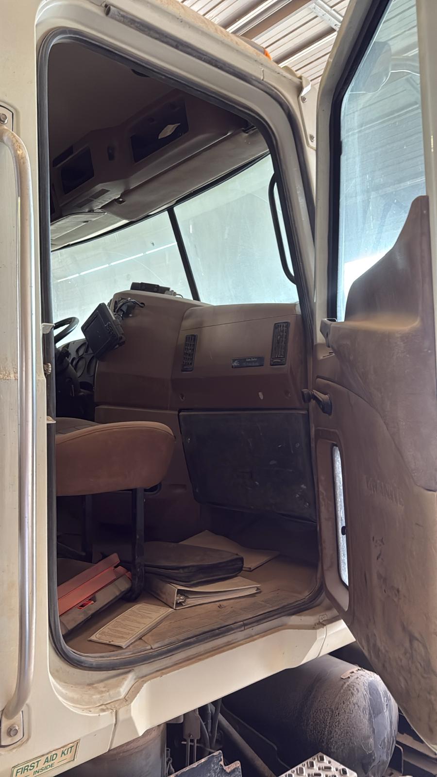 2011 Mack Granite GU713