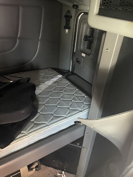 2014 Peterbilt 386 Sleeper Cab