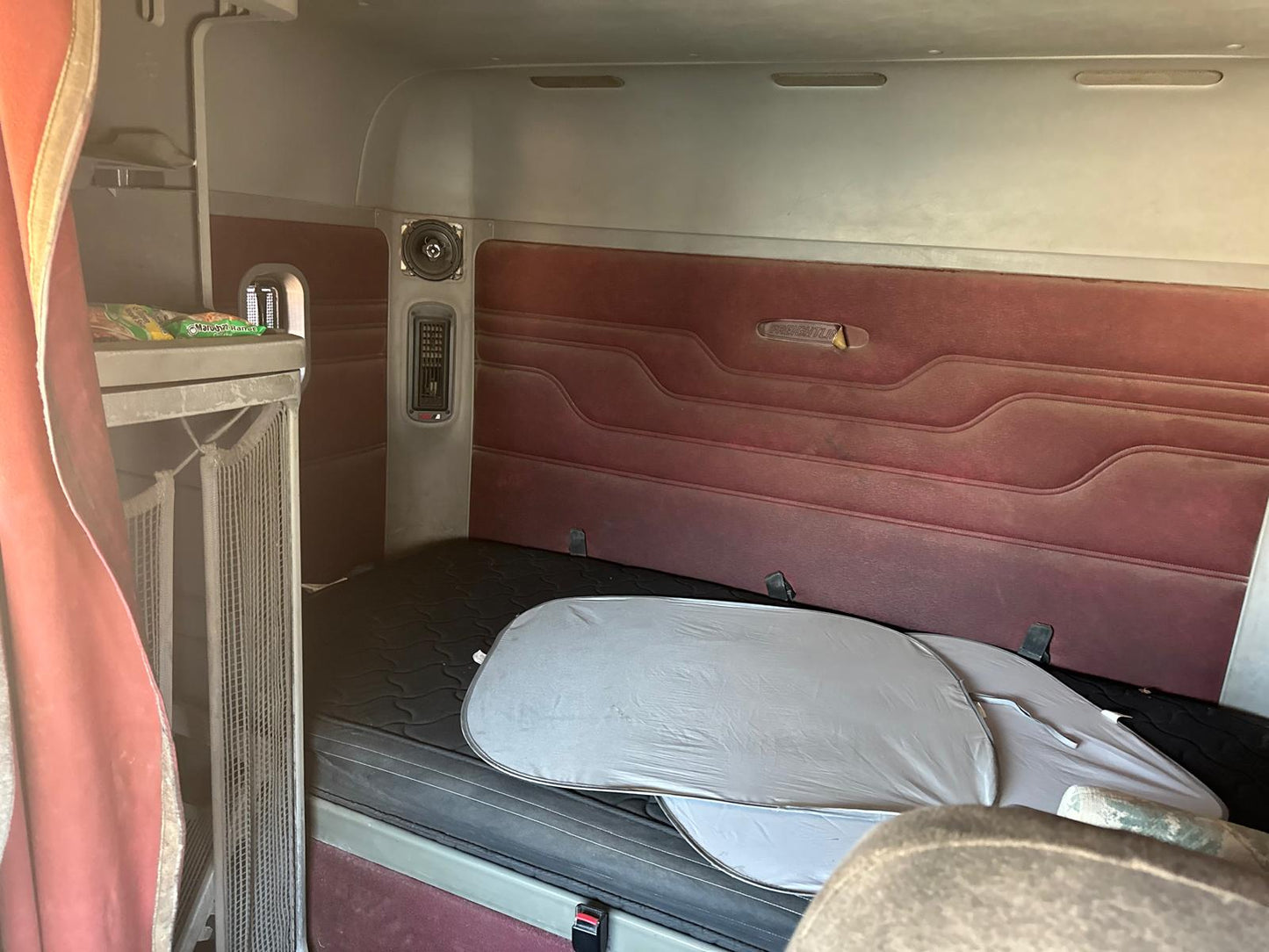 2001 Freightliner 12.7 L Eaton 10 speed