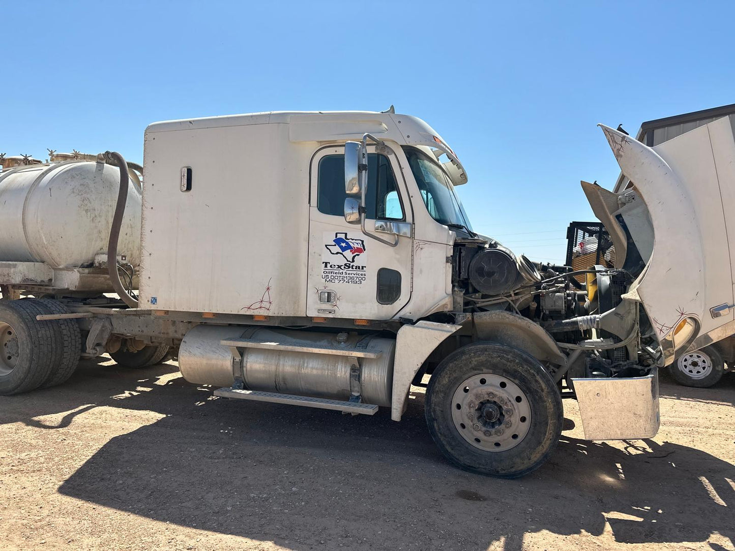 2001 Freightliner 12.7 L Eaton 10 speed