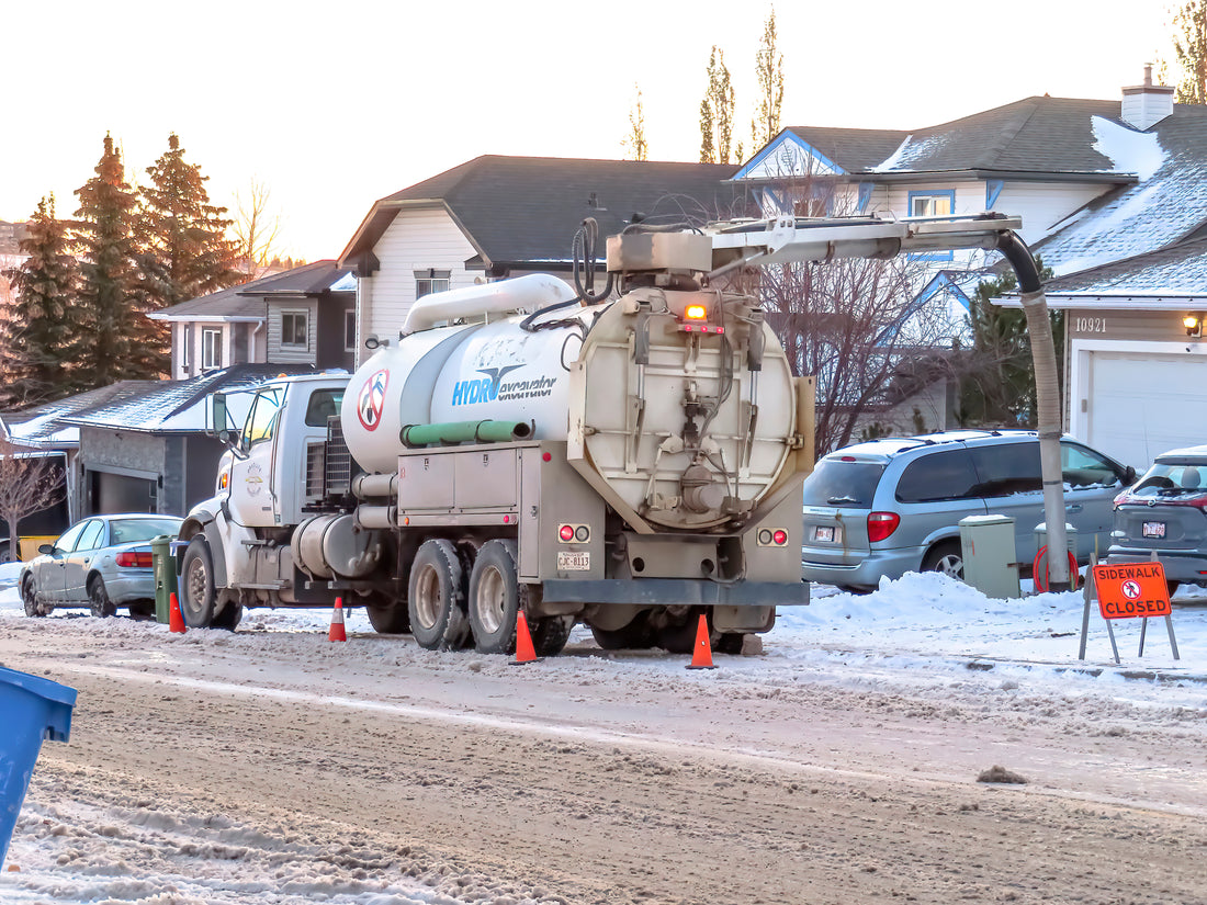 Hydrovac in use, available at seller7vip.com