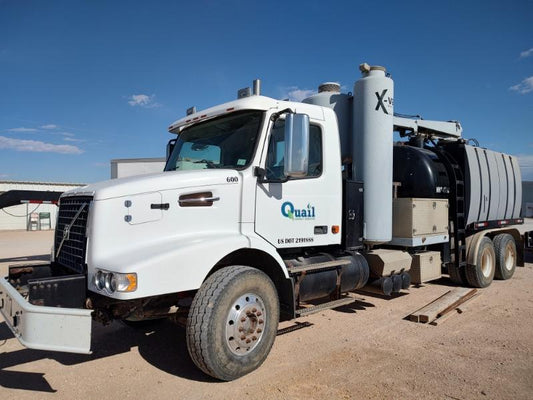 Hydrovac-vs-Vacuum-Trucks-Unveiling-the-Key-Differences Seller7