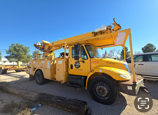 2005 International MA025 Digger Derrick Truck