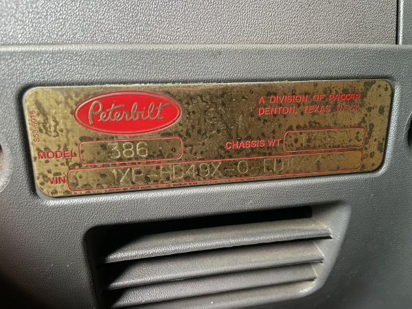 2014 Peterbilt 386 Sleeper Cab