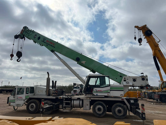 "2005 Linkbelt HTC Crane (White/Green) | Used Construction Equipment | Buy and Sell Pre-Owned Cranes"