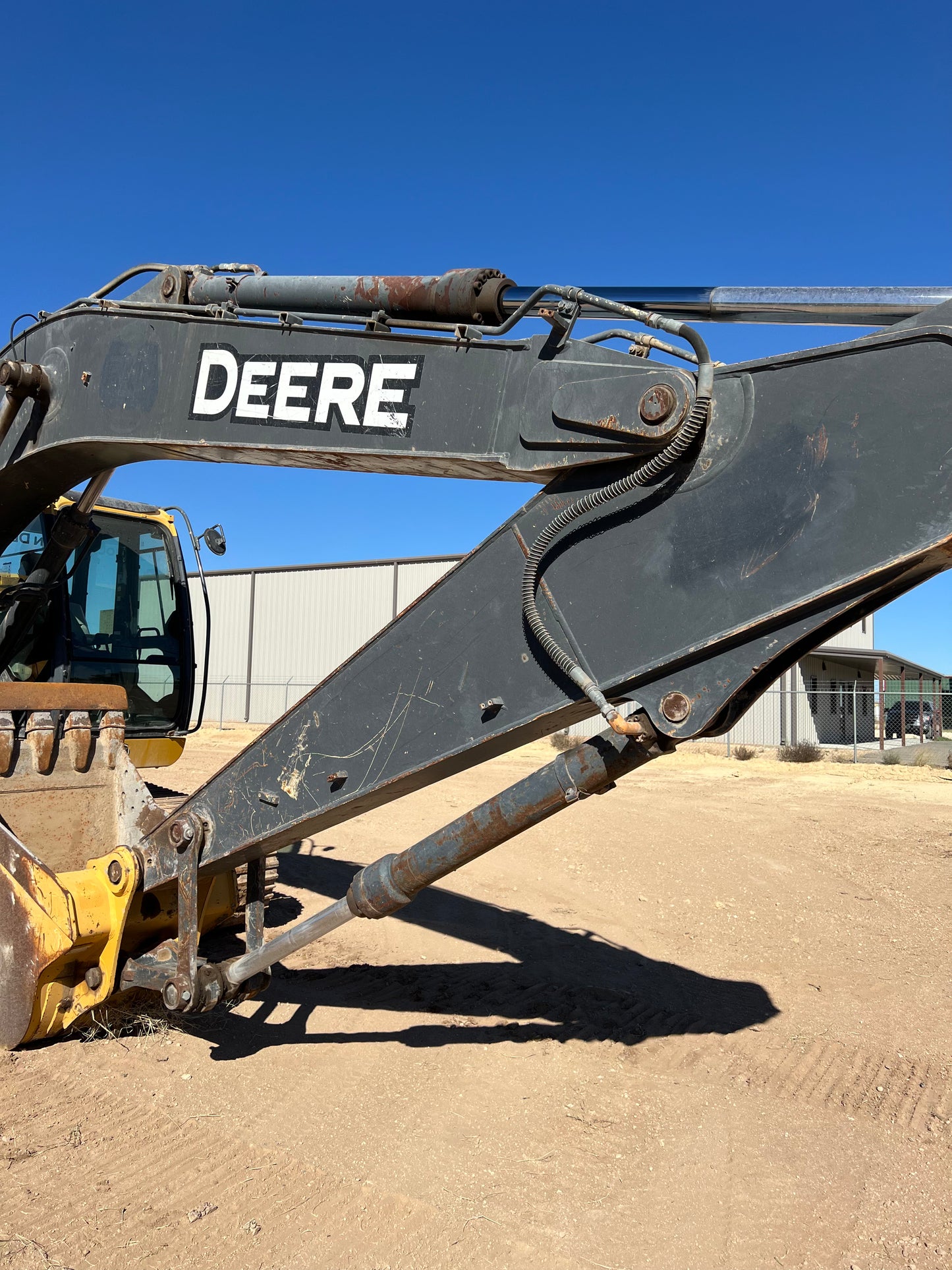 2015 John Deere 245G LC