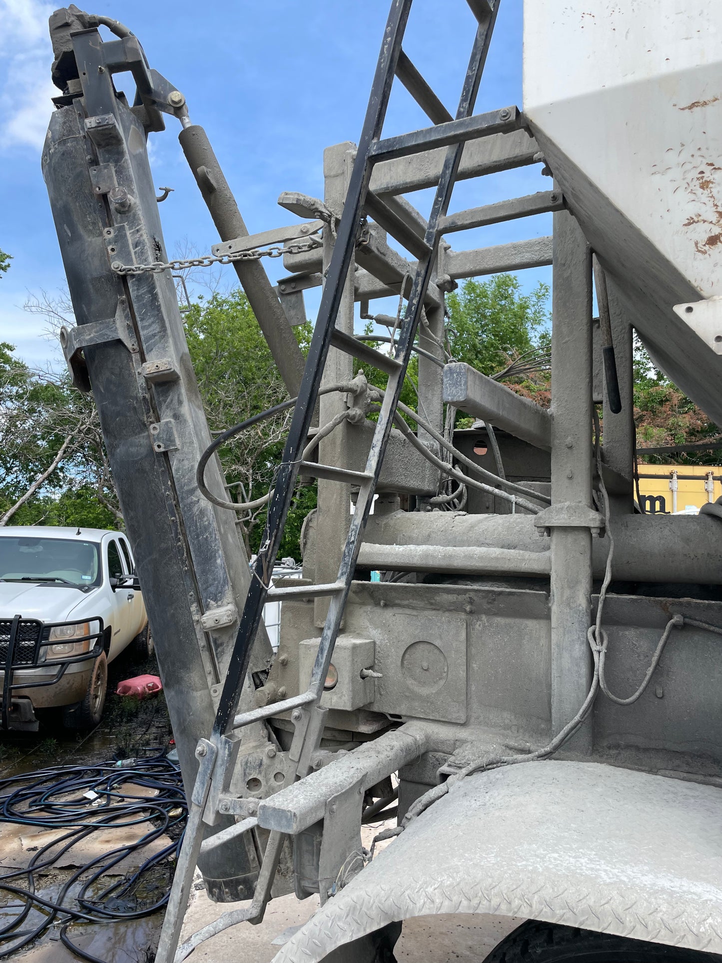 2021 Mack Granite With Frac Gunite Mixer Trailer