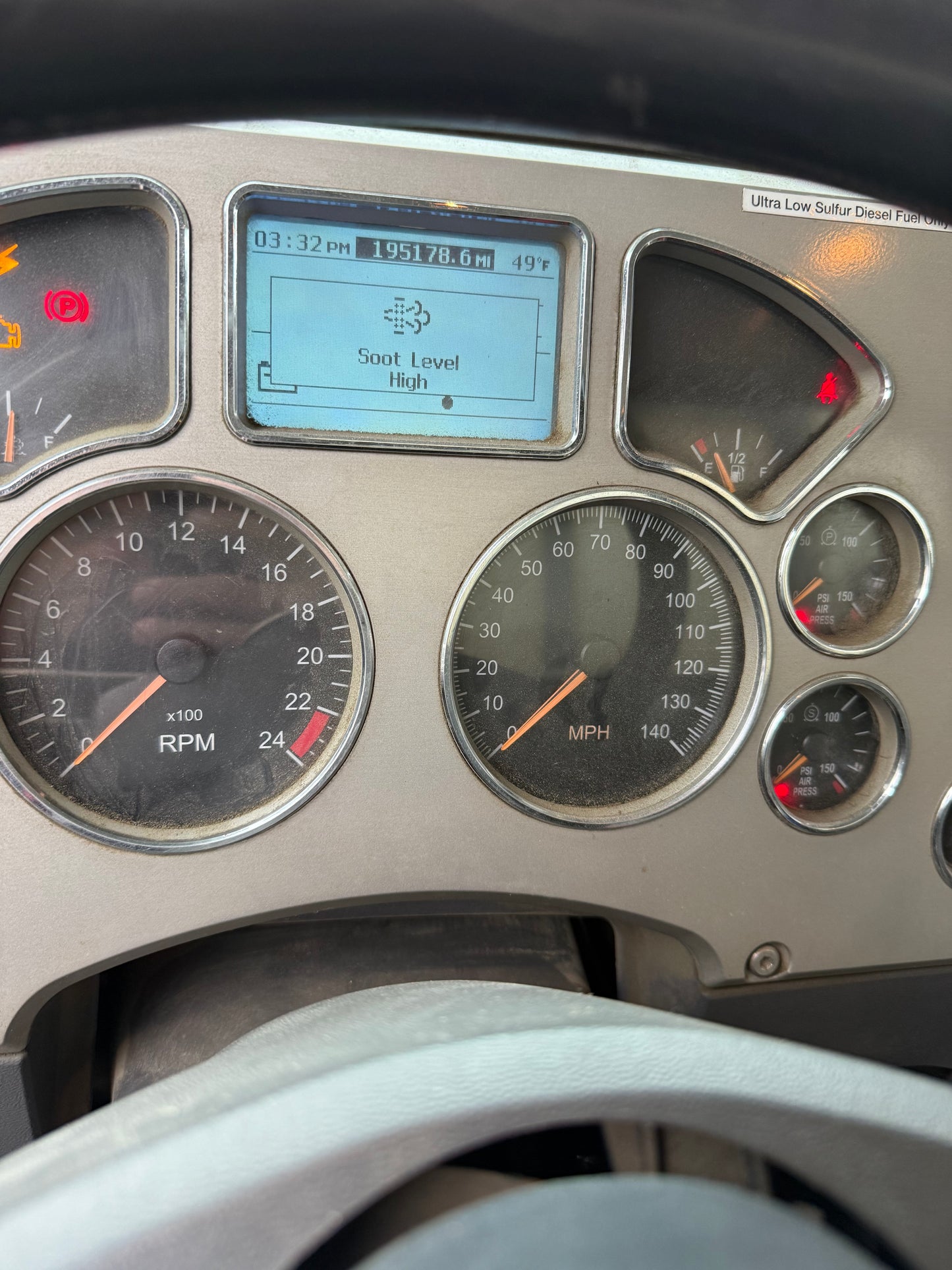 2014 Mack Granite GU813