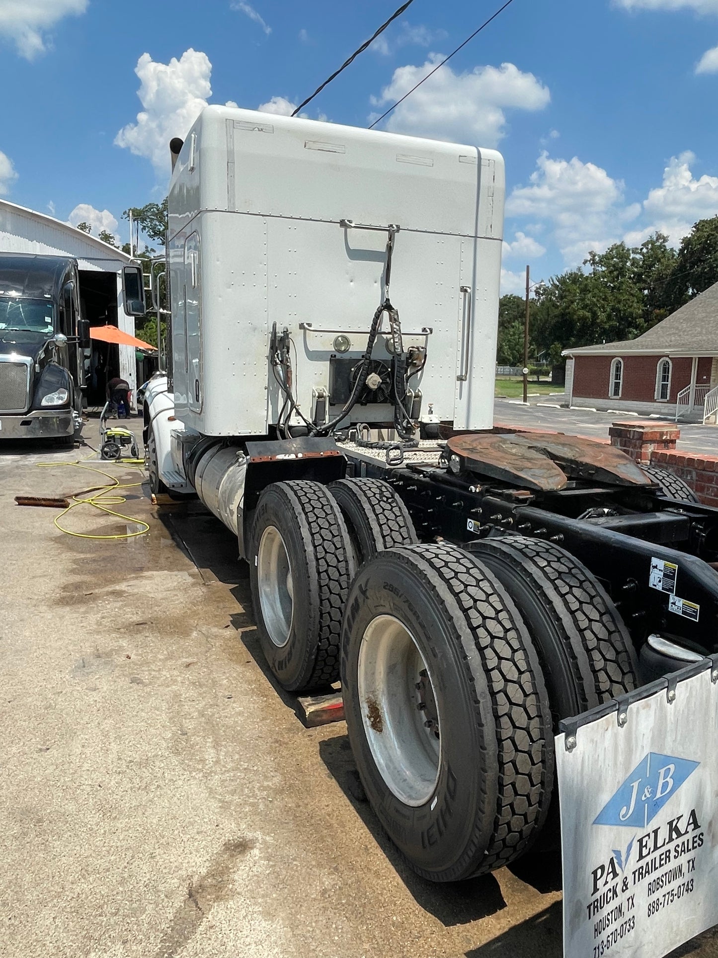 2014 Peterbilt 386 Sleeper Cab