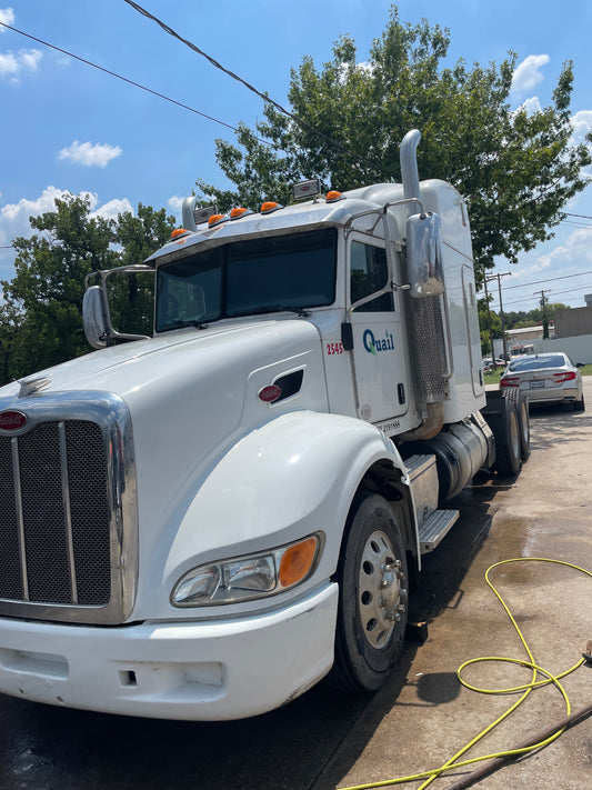 2014 Peterbilt 386 Sleeper Cab