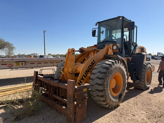 2010 Hyundai HL740-9 Front End Loader