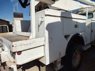 "2004 Ford Bucket Truck | Used Construction Equipment | Buy and Sell Pre-Owned Trucks"
