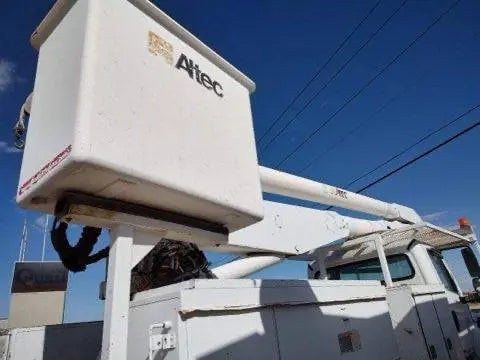 "2004 Ford Bucket Truck | Used Construction Equipment | Buy and Sell Pre-Owned Trucks"